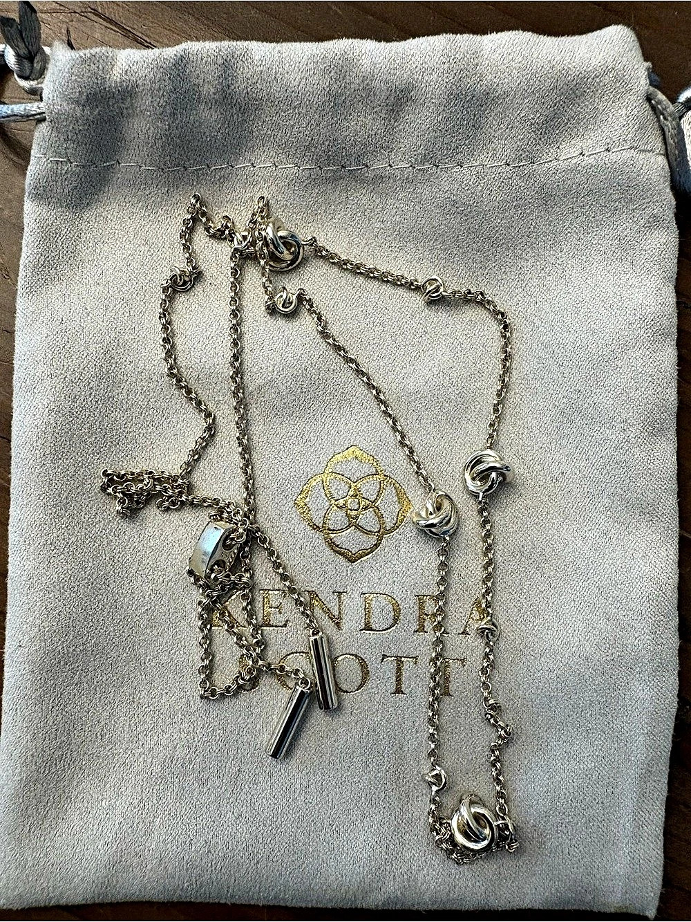 RARE Like New Kendra Scott Presleigh Love Knot Adjustable Strand Necklace Gold